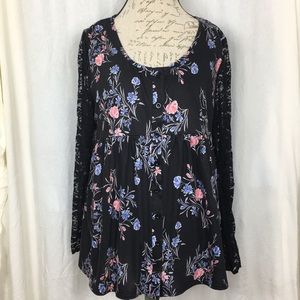 Black top with flowers and lace long sleeve
